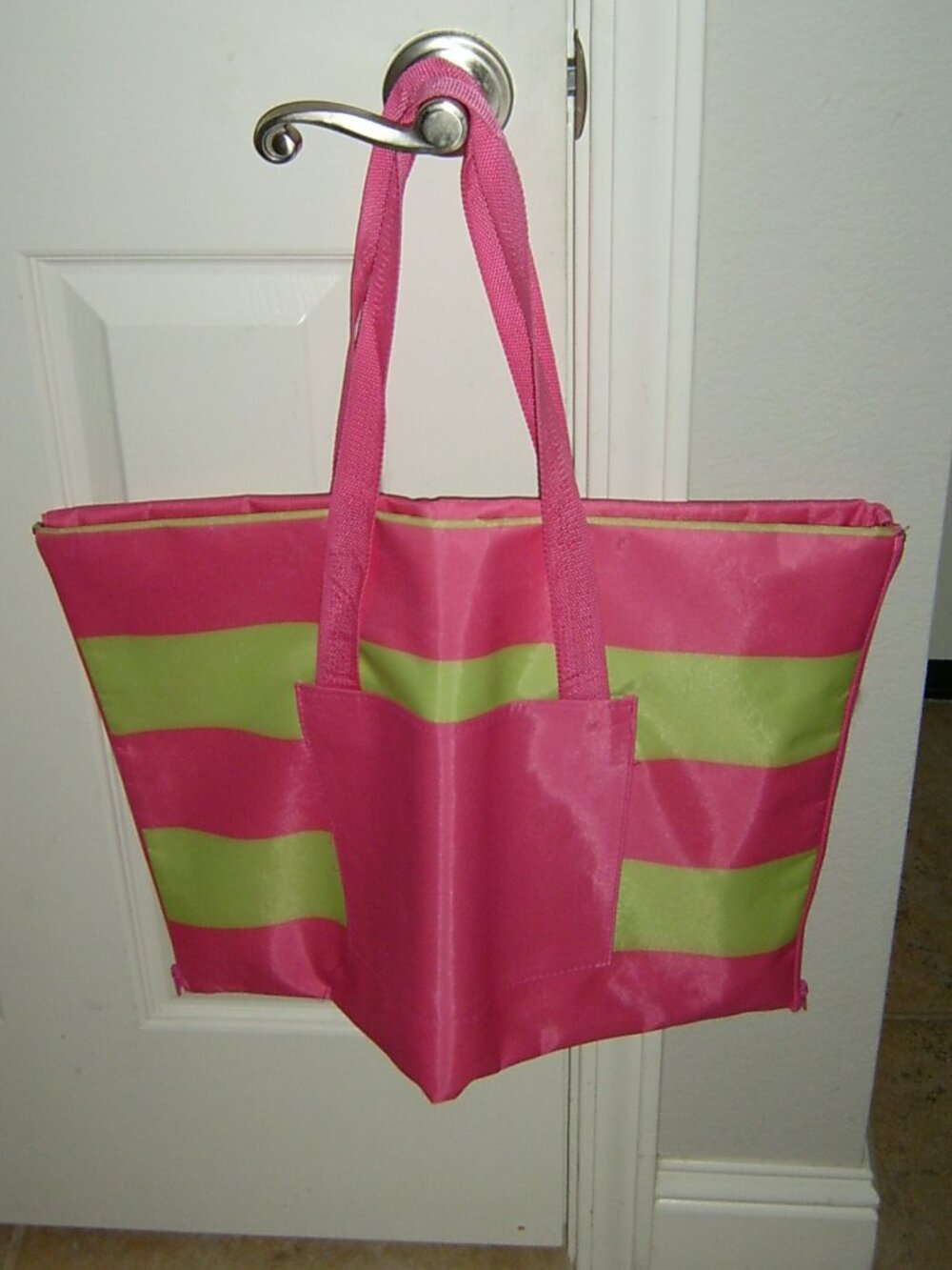 Beach Tote - Expands To Sitting Mat, Zip Sides VGUC